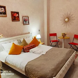 Апартаменты Live-inn In Modern With Elevator, Garden & Airport Shuttle, Баку